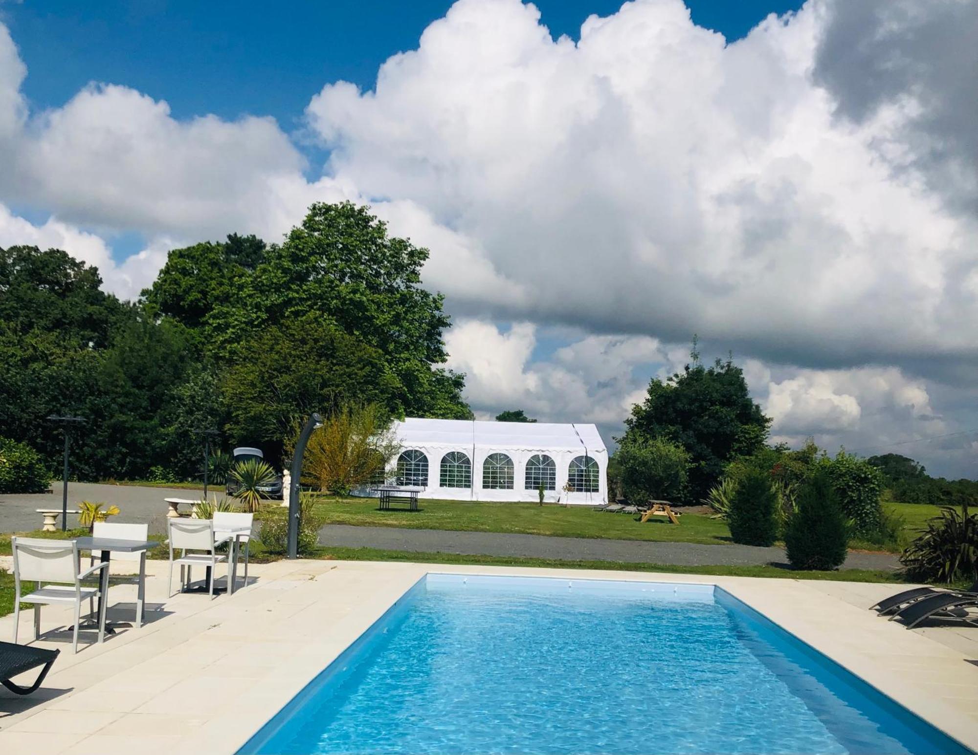 Hotel Particulier Chateau Des Marais Proximite Et Vue Sur Le Lac De Grand Lieu Saint-Philbert-de-Grand-Lieu Exterior foto